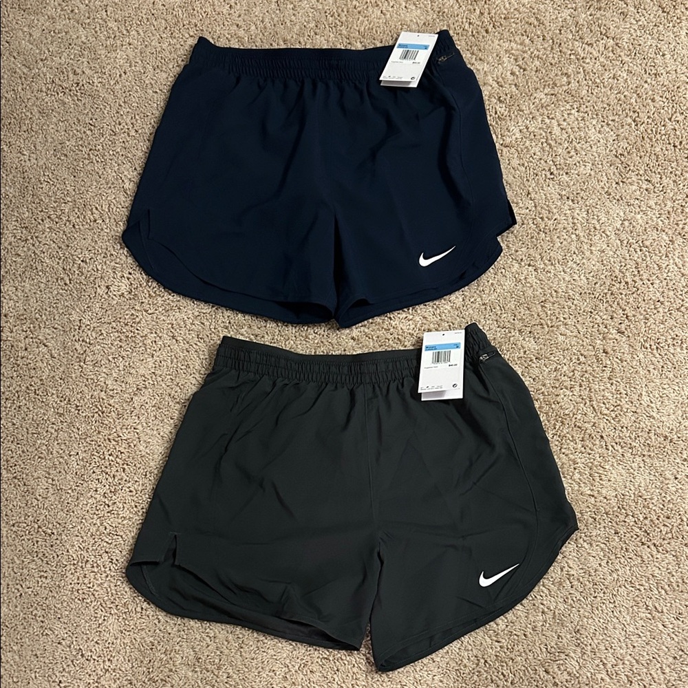 Nike Women's Shorts NWT - Picture 1 of 3